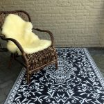 Buitenkleed kunststof flower zwart sfeer