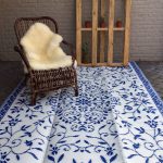 Buitenkleed kunststof India donkerblauw sfeer